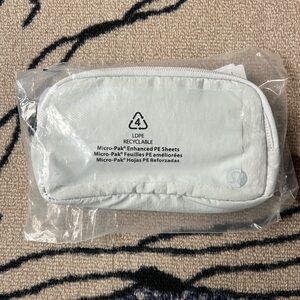 Lululemon Everywhere Belt Bag Mini *Ripstop